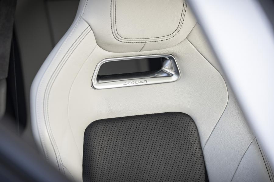 Детали интерьера Jaguar F-Pace S P380 AWD 2019 года  (AU) (фото 18 из 29)